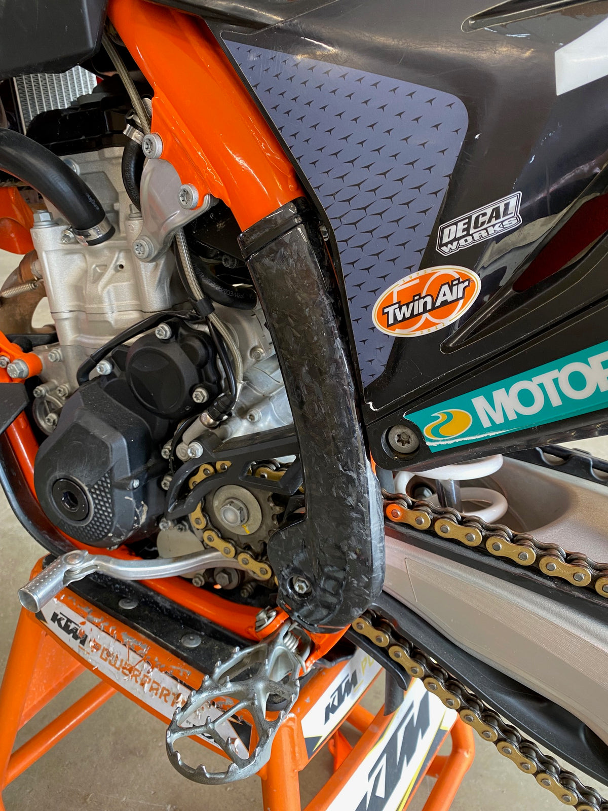 Ktm Frame Protection KTM Frame Guards (MX/Enduro 23-26) – Orbit Motocross